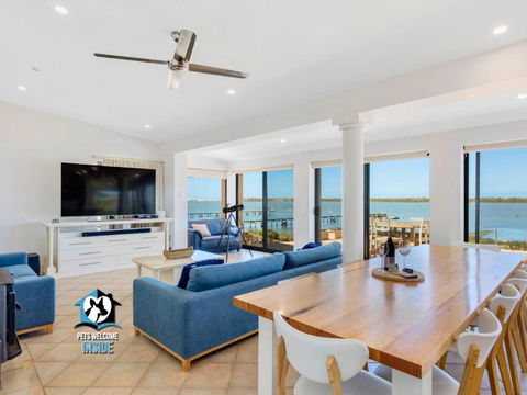 Absolute Water Frontage W/ Jetty + Boat Ramp - Hotel Accommodation 0