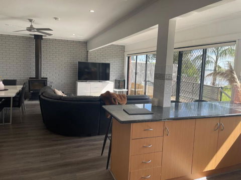 Absolute Waterfront At Woodlands - Hotel Accommodation 4