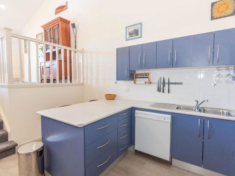 Acacia 4 2 Kirwan Close - Hotel Accommodation 4