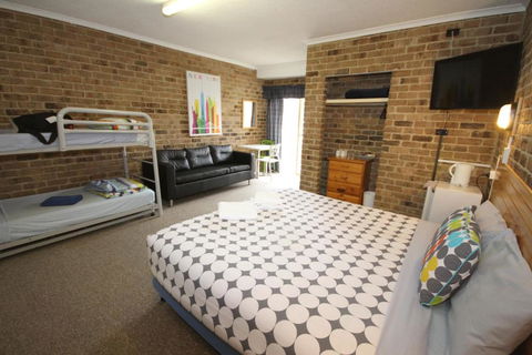 Acacia Snowy Motel - Hotel Accommodation 2