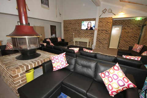 Acacia Snowy Motel - Hotel Accommodation 3