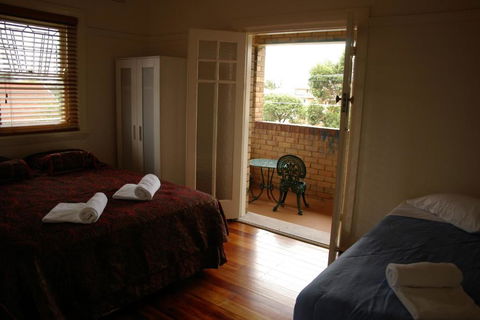 Accommodation Sydney Rockdale - 2 Bedroom Pet Friendly Budget Apartments With Balconies - Hotel Accommodation 3