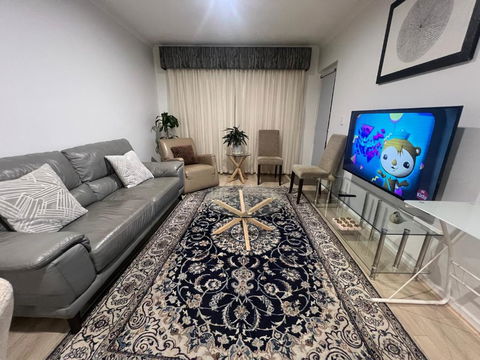 ADELAIDE CBD APARTMENT - 3BR, 2BATH & CARPARK - Hotel Accommodation 3