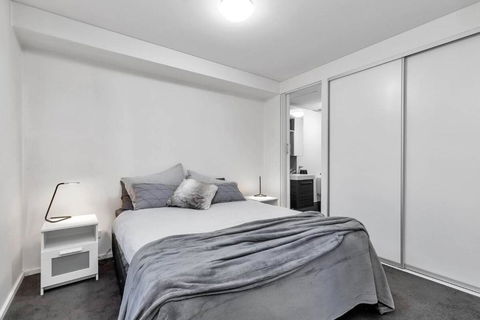 Adelaide CBD, East End Delight! Wifi, Central, Cafe - Hotel Accommodation 1