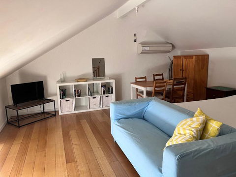 Adelaide Close CBD Large Private Studio Apartment In St Peters - Hotel Accommodation 3