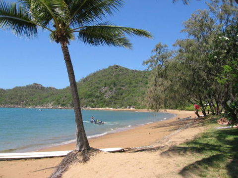 AFFORDABLE ISLAND ESCAPE! Queen Studio, Nelly Bay - Hotel Accommodation 4