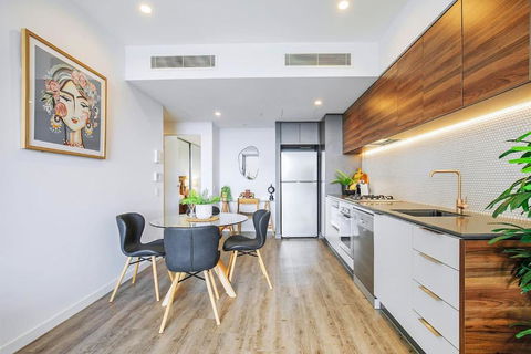 Above Brisbane King Suite With Rooftop Pool Deck - Hotel Accommodation 2