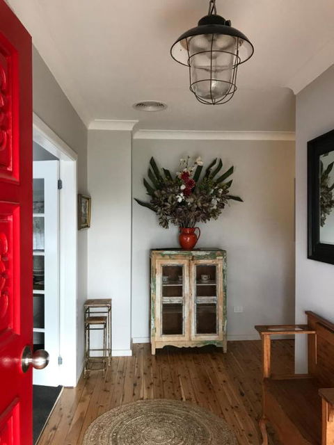 A House With A View, Molong. NSW - Hotel Accommodation 1