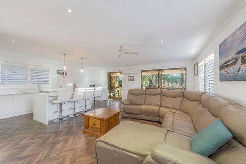 Absolute Waterfront - Hotel Accommodation 3