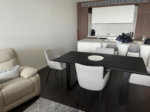 AKS Honeysuckle - Hotel Accommodation 1