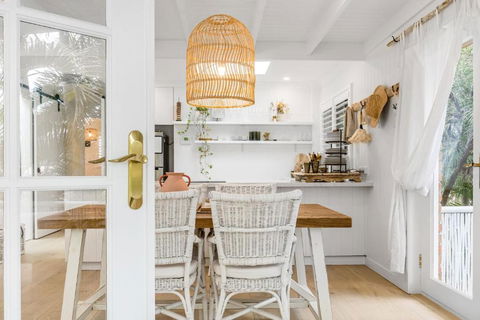 Alabaster Byron - Hotel Accommodation 1