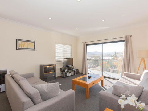 Alaska 1 8 Poley Cow Lane - Hotel Accommodation 0