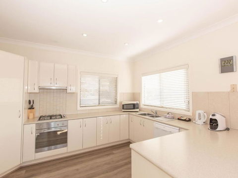 Alaska 1 8 Poley Cow Lane - Hotel Accommodation 2