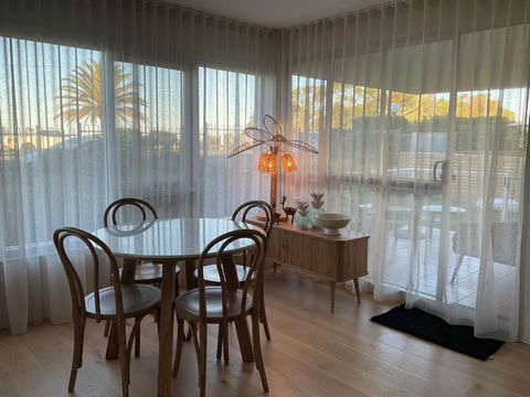 Alex Beachfront Views - Hotel Accommodation 4