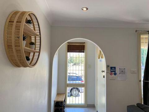 All In 3 Bedrooms,Fairfield West - Hotel Accommodation 4