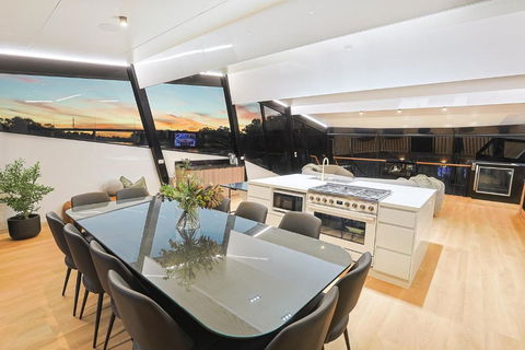 All Seasons Houseboats - Hotel Accommodation 3