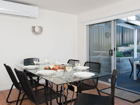 Aloha Beach House - Hotel Accommodation 1