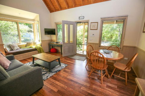 Alpine Arnica Cottage 2 - Hotel Accommodation 0