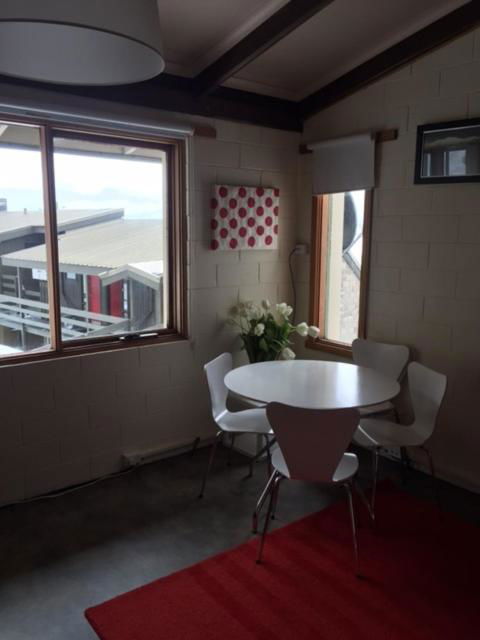 Alpine Haven 6 - Hotel Accommodation 1