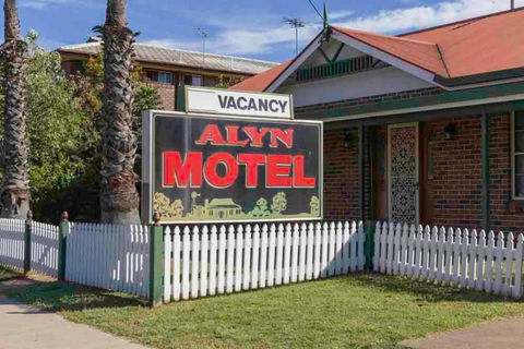 Alyn Motel - Hotel Accommodation 0