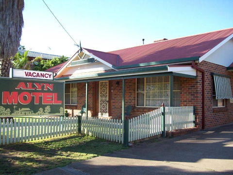 Alyn Motel - Hotel Accommodation 1