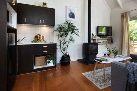 Amaris - Hotel Accommodation 1