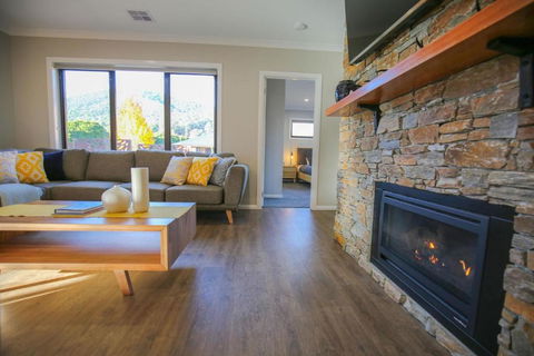 Amaroo - Hotel Accommodation 3