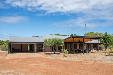 Amaroo - Hotel Accommodation 0