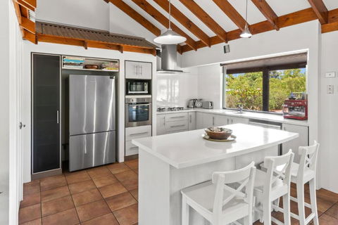 Amaroo - Hotel Accommodation 4