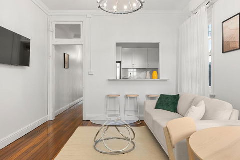 Amazing 2BR Apartment Near Barangaroo - Hotel Accommodation 1