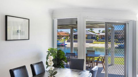 Anchorage Waterfront Unit In Yamba - Hotel Accommodation 4
