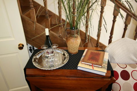 Annies Garden Cottage - Hotel Accommodation 4