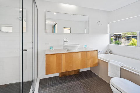 Airlie Beach Townhouse - Hotel Accommodation 2