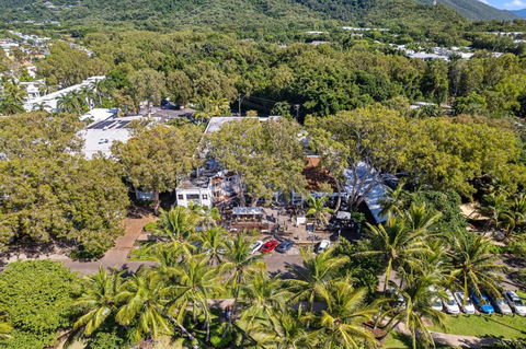 Alassio Absolute Beachfront 201 Palm Cove - Hotel Accommodation 4