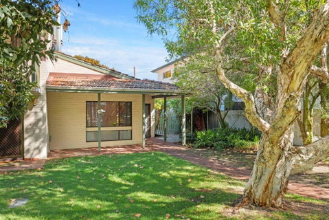 Applecross Village Gem 2BR - Hotel Accommodation 1