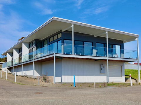 Apt01-The SS Karatta - Hotel Accommodation 1