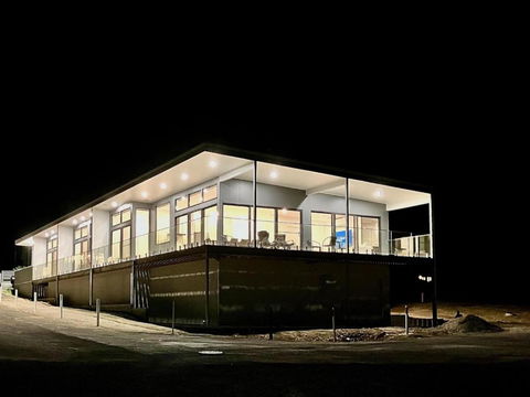 Apt01-The SS Karatta - Hotel Accommodation 4