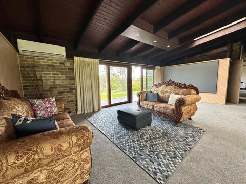 Arcadia Stunning Manor Tennis & Pool & Hottub - Hotel Accommodation 1