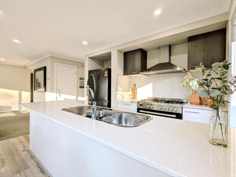 Arina On Lakes - Hotel Accommodation 4