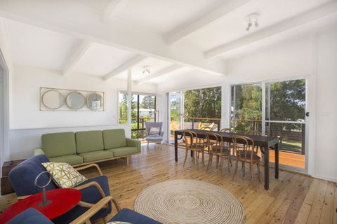 Arthurs Mollymook - Hotel Accommodation 2