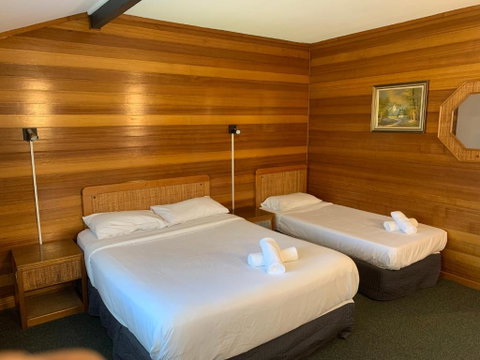 Ascot Motor Inn - Hotel Accommodation 3
