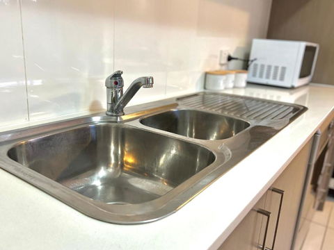 Ashfield 2 Br Apt Bus&Train Shop Parking - Hotel Accommodation 2