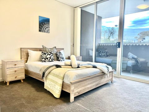 Ashfield 2 Br Apt Bus&Train Shop Parking - Hotel Accommodation 0