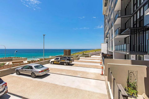 Astra Apartments Newcastle Beach - Hotel Accommodation 4