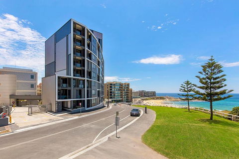 Astra Apartments Newcastle Beach - Hotel Accommodation 0