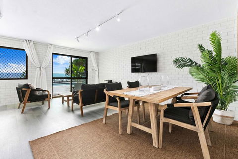 Autumn On The Esplanade - Hotel Accommodation 3