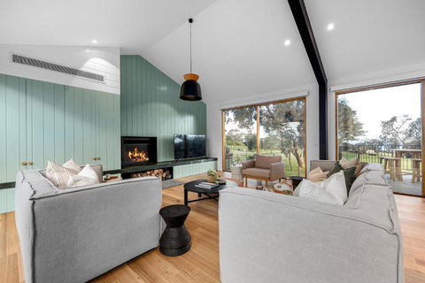 Axbridge - Hotel Accommodation 2