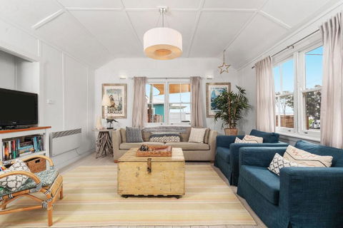 Avalon Vintage Beachside Family Getaway - Hotel Accommodation 2