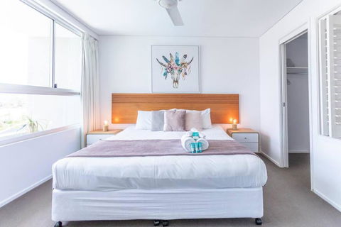 Azure Sea, Oceanviews, Wifi, 2 Pools + Gym - Hotel Accommodation 2