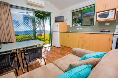 NRMA Bowen Beachfront Holiday Park - Hotel Accommodation 13